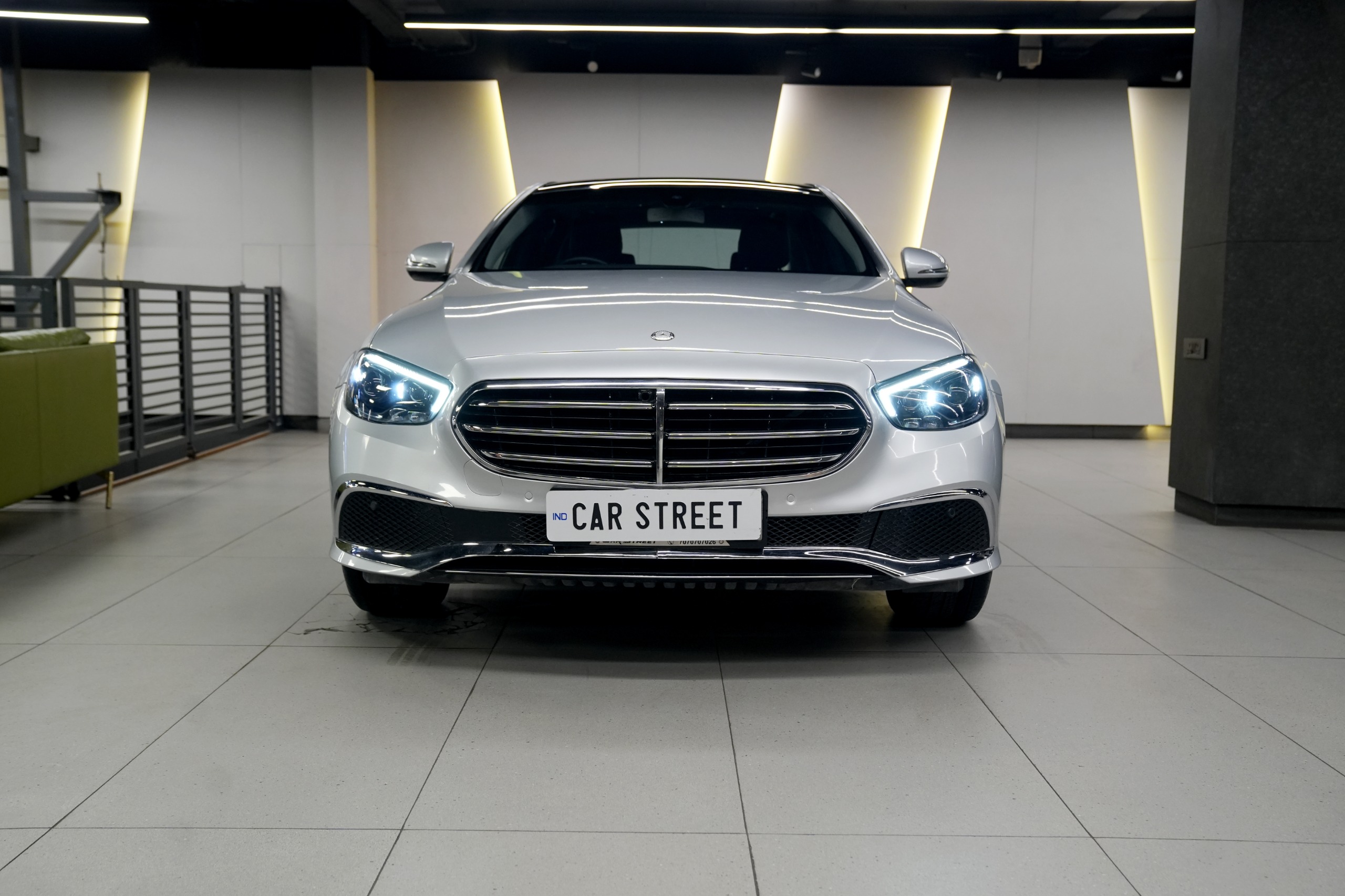 Mercedes-Benz E-Class  E200 Expression